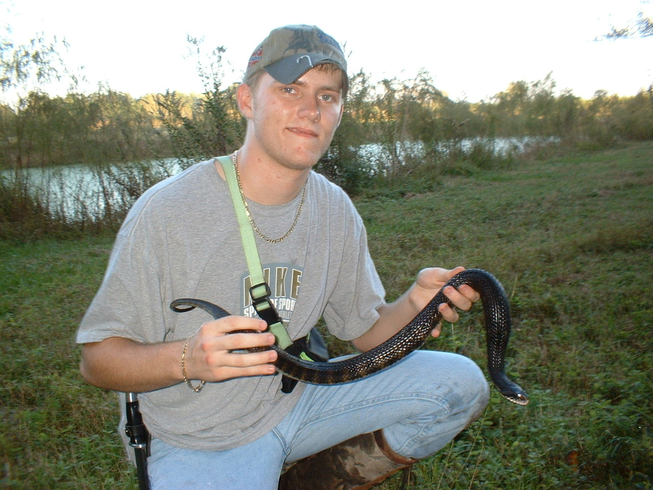 kyle and water snake.JPG [434 Kb]